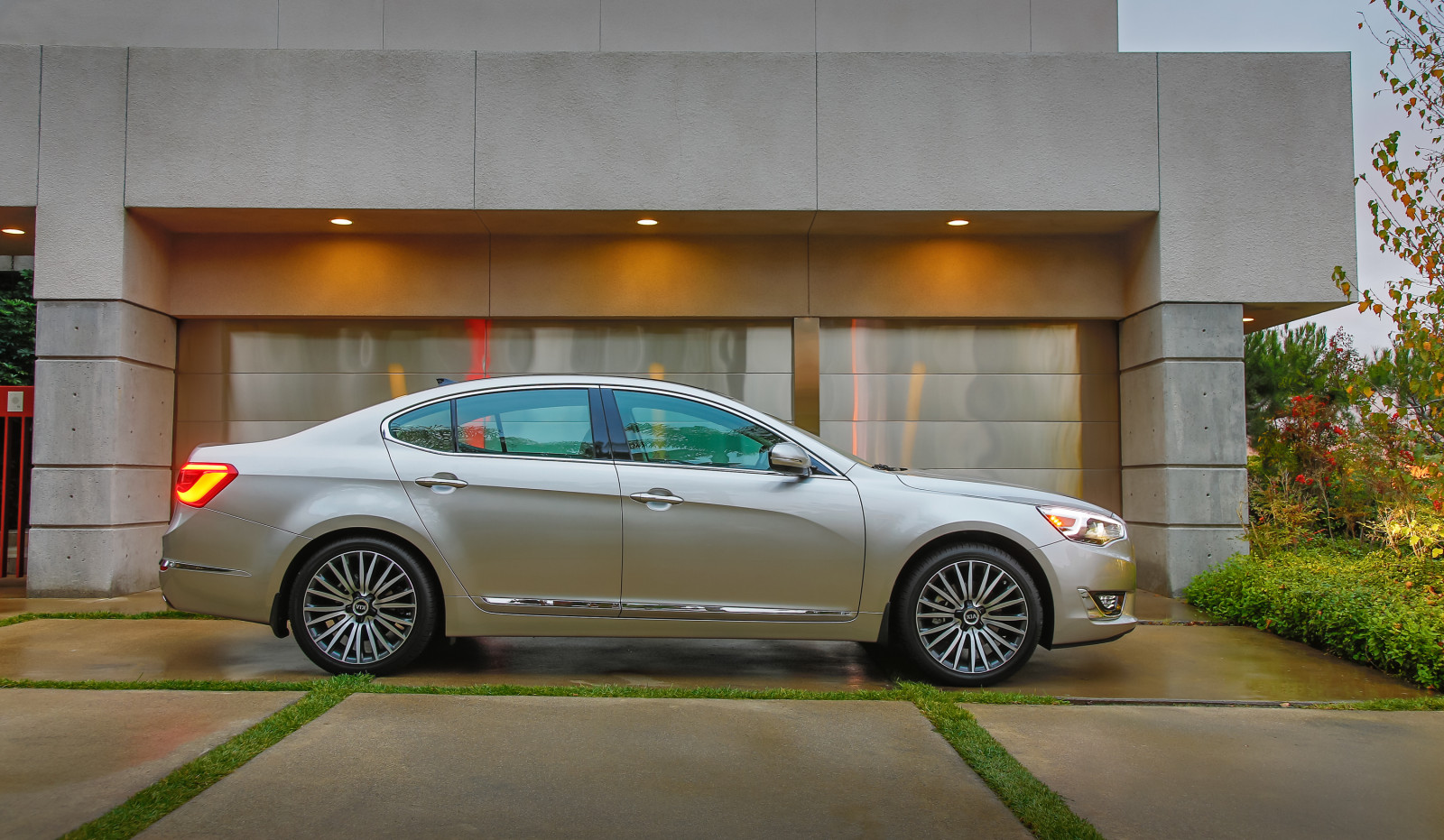 Auto, BMW, Fahrzeug, Limousine, Kia, Netcarshow, Netcar, Auto Bilder, Auto Foto, 2016, Kadenz, Rad, Landfahrzeug, Automobil-Design, Automotive außen, Automobil machen, Luxusfahrzeug, Exekutivwagen, Sport-Limousine, Sport Nutzfahrzeug, Mittleres Auto