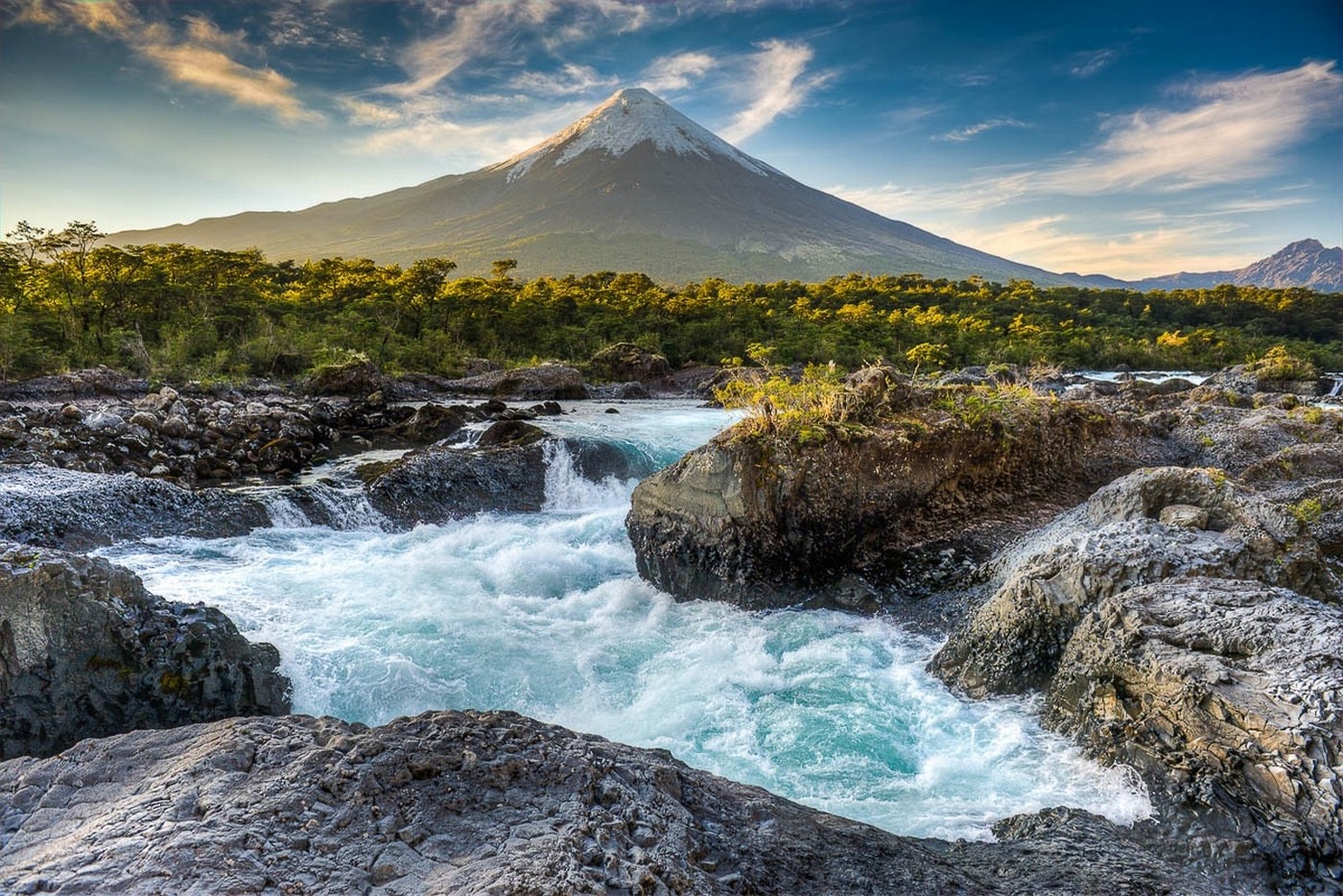 krajina, les, hory, západ slunce, moře, voda, Skála, Příroda, park, zasněžený vrchol, řeka, sopka, křoví, národní park, divočina, Chile, proud, mrak, hora, vlna, Rychlý, geologie, horských reliéf, landform, geografický rys, tělo z vody, pohoří, vodní prvek