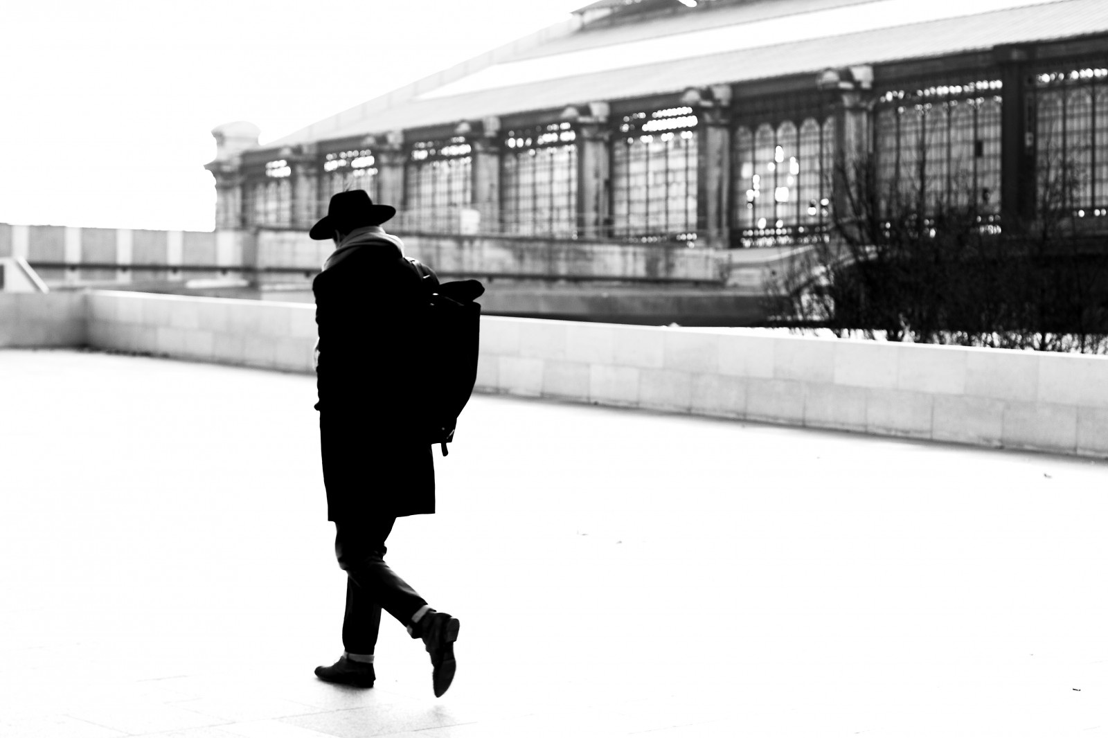 hvid, sort, monokrom, gade, bygning, sne, vinter, fotografering, is, stående, stå på skøjter, infrastruktur, vinkel, station, Gade syn, fotografi, noiretblanc, blackandwithe, photoderue, urbanarte, rekreation, paris13, photopascalcolin, sort og hvid, monokrom fotografering, vinter sport, skøjteløb, gare, skøjtebane, Austerlitz