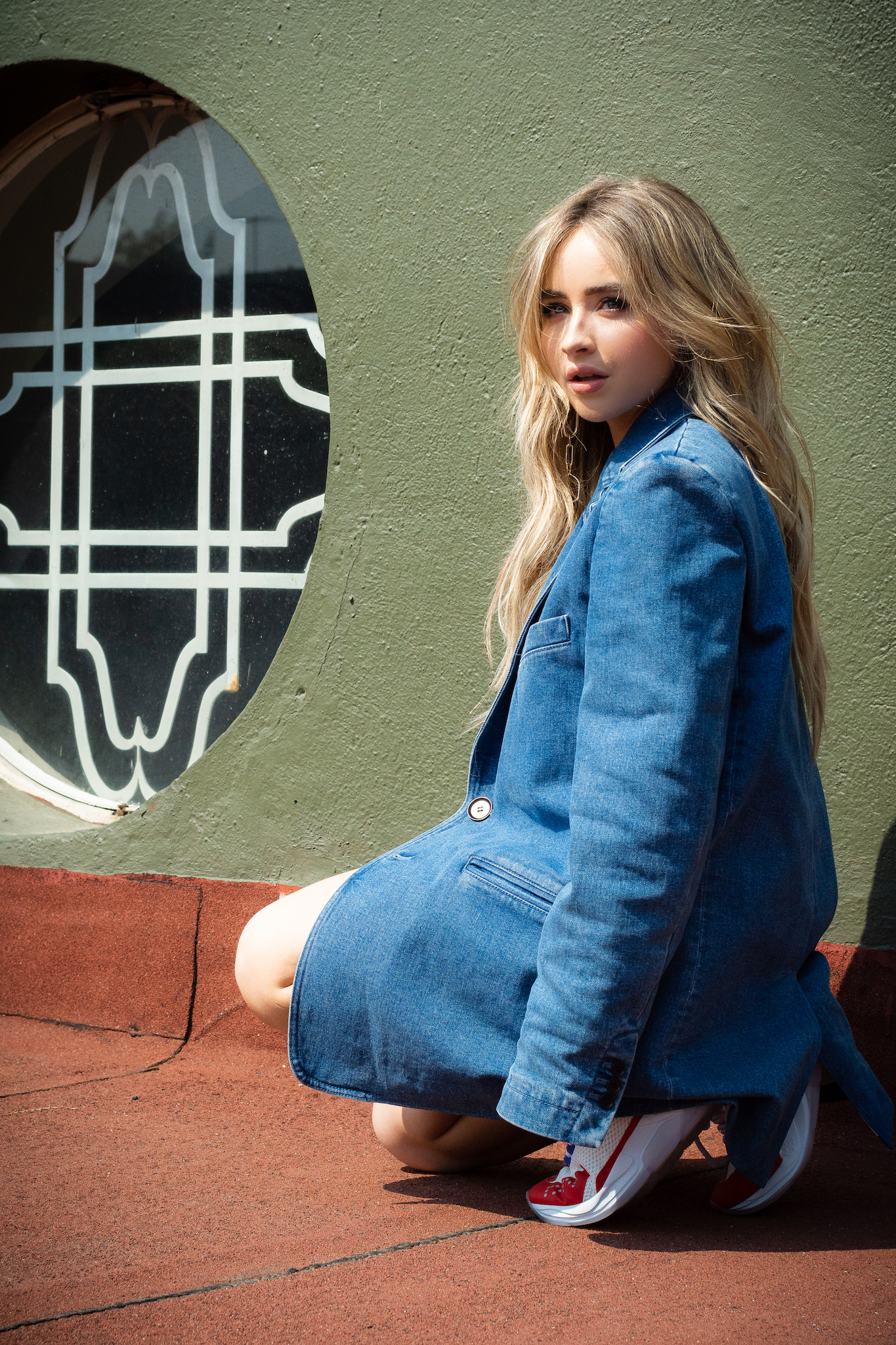 Sabrina Carpenter, donne, attrice, bionda, capelli lunghi, occhi blu