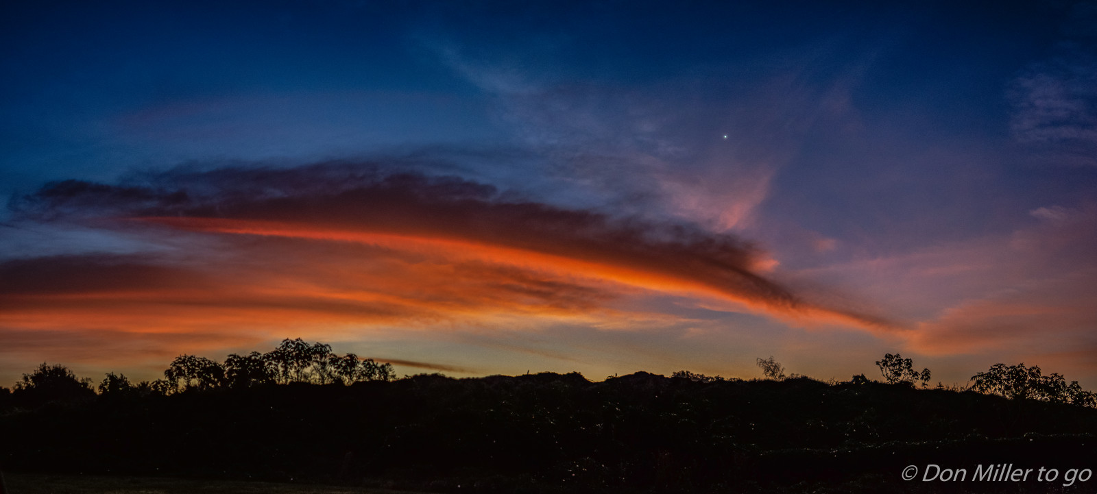 แสงแดด, พระอาทิตย์ตก, ท้องฟ้า, พระอาทิตย์ขึ้น, ตอนเย็น, เช้า, ขอบฟ้า, บรรยากาศ, พลบค่ำ, เมฆ, รุ่งอรุณ, goldenhour, panoimages2, d5500, สายัณห์, ท้องฟ้าสีแดงตอนเช้า, ปรากฏการณ์ทางอุตุนิยมวิทยา