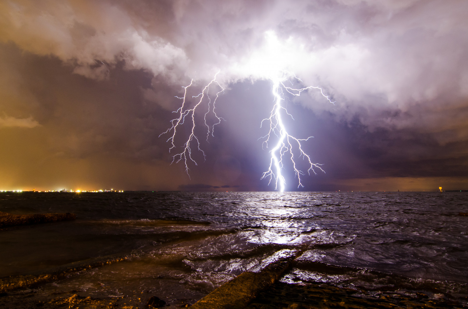 longexposure, moře, letní, nebe, bouřka, voda, déšť, počasí, noc, mraky, Petrohrad, Tampa, záliv, Nikon, tampabay, Florida, tmavý oblak, prsty, srpen, Tokina, lensflare, Šroub, stávka, bouřka, Blesk, stpete, bouře, prudký útok, hrom, Letní bouře, Pinellas, úder blesku, Gandy, Hillsborough, DX, Lightroom, kumulonimbus, Relámpago, Wx, boatramp, centralflorida, tampabaylightning, Bliksem, Fulmini, r ld r m, 10expozice expozice, Inazuma, Fox13, 2013, jamesboone, gandybridge, Wtvt, Blesková voda, Tampalightning, D7000, tokina1116mmf28, Floridalightning, lafoudre, Myfoxtampabay, Grazza, nikond7000, oldboone, Flwx, Pauldellegatto, Tokina1116mmf28atx116prodxii, Gandyshoreswest, Fox13tampabay, Zhaybass, Sh ndi n, Těsnění, Stpetersburglightning