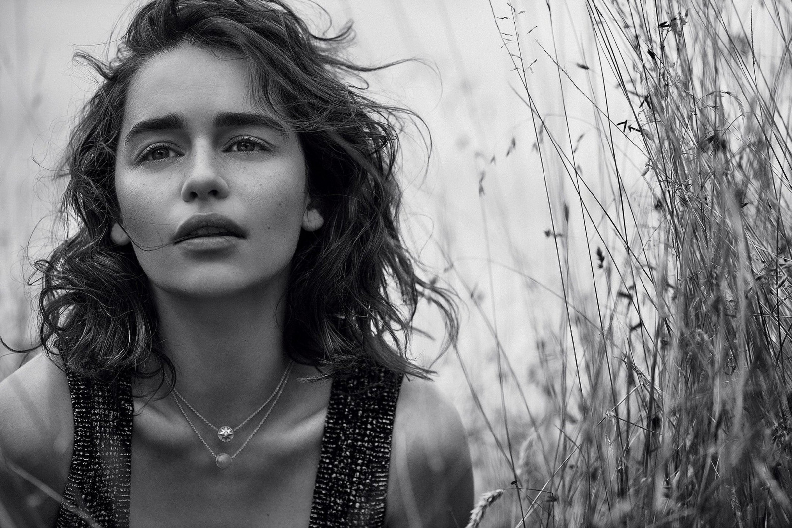hvit, svart, kvinner utendørs, kvinner, monokrom, modell, portrett, vinter, fotografering, kjendis, skuespillerinne, halskjede, mote, Emilia Clarke, følelse, vår, Person, pike, skjønnhet, smil, øye, kvinne, dame, fotografi, svart og hvit, monokrom fotografering, portrettfotografering, fotografering, ansiktsuttrykk