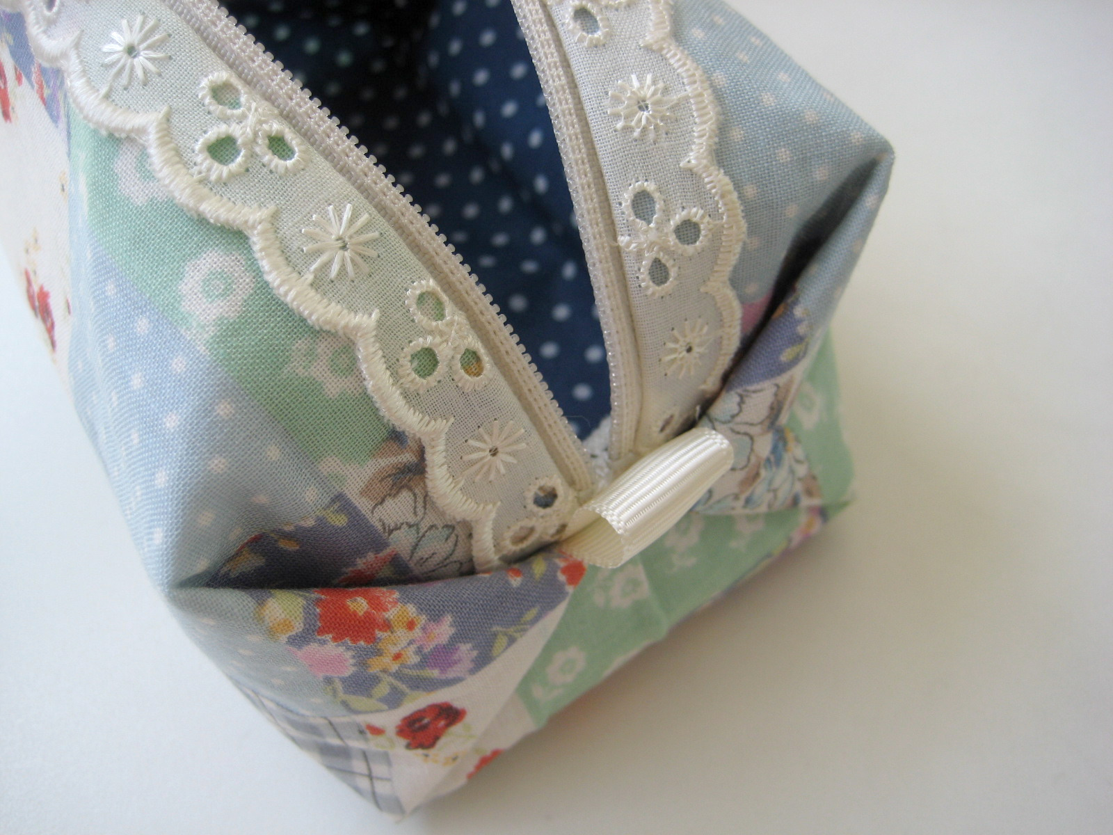 blå, skole, rød, grøn, blomster, forår, gingham, Polka prikker, kort, gave, pose, zip, kosmetiske