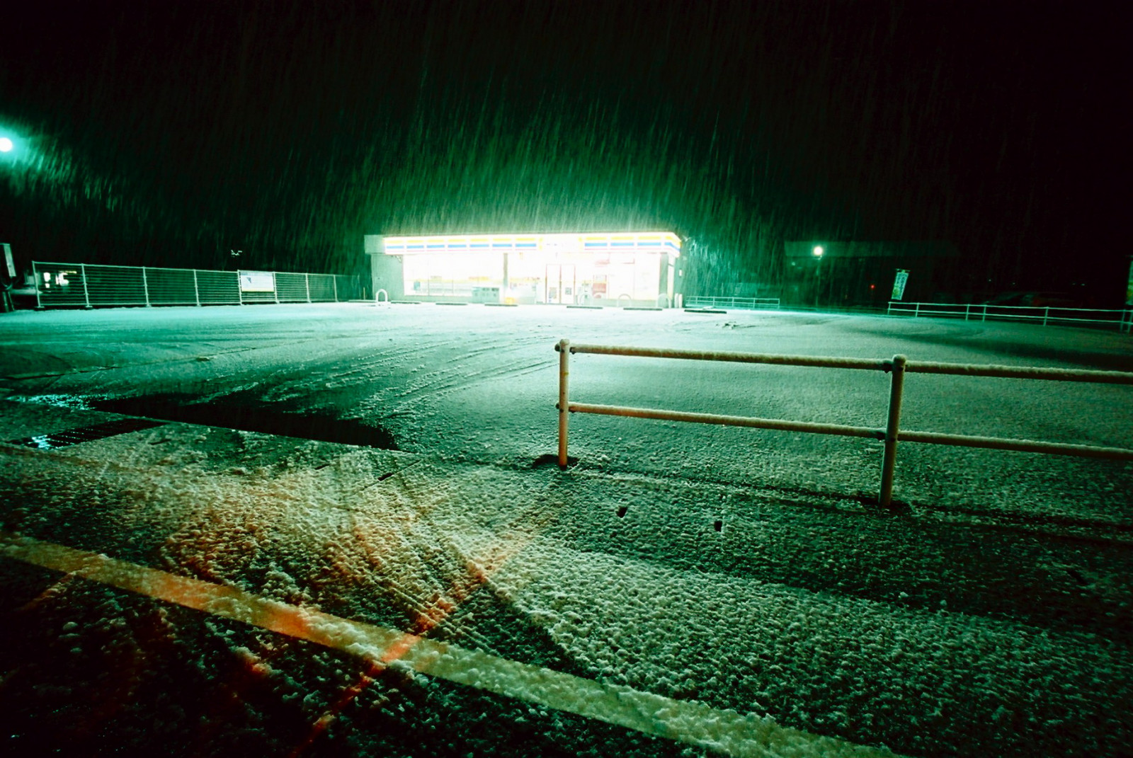 Wallpaper green, night, atmosphere, lighting, darkness, structure
