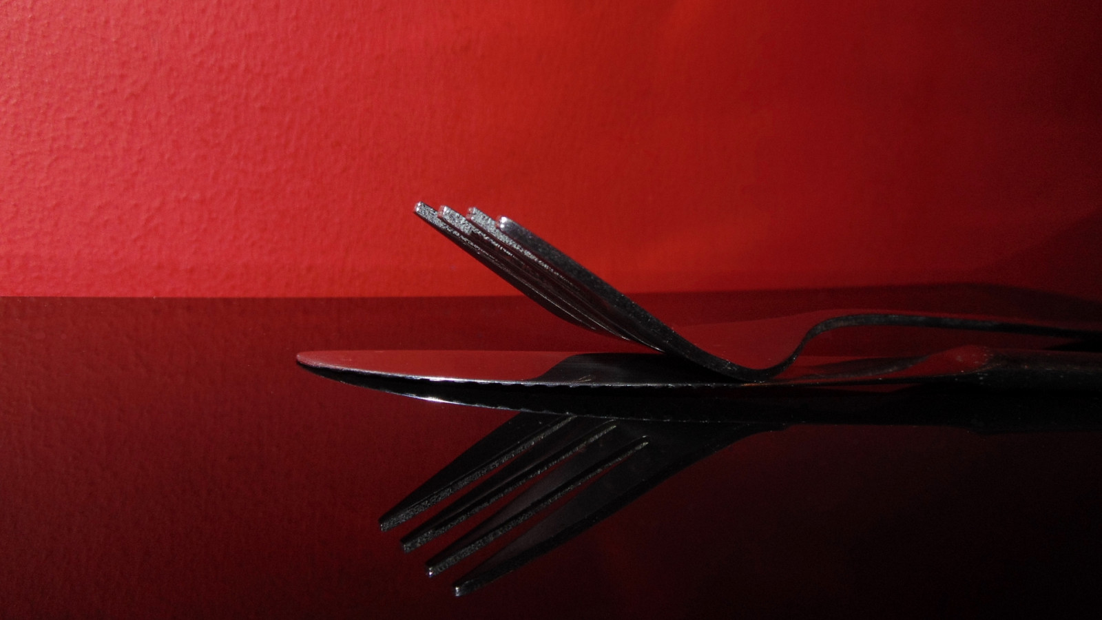 rød, bestik, gaffel, tæt på, makrofotografering, linje, stadig liv fotografering, product design, computer tapet, ske, mørke