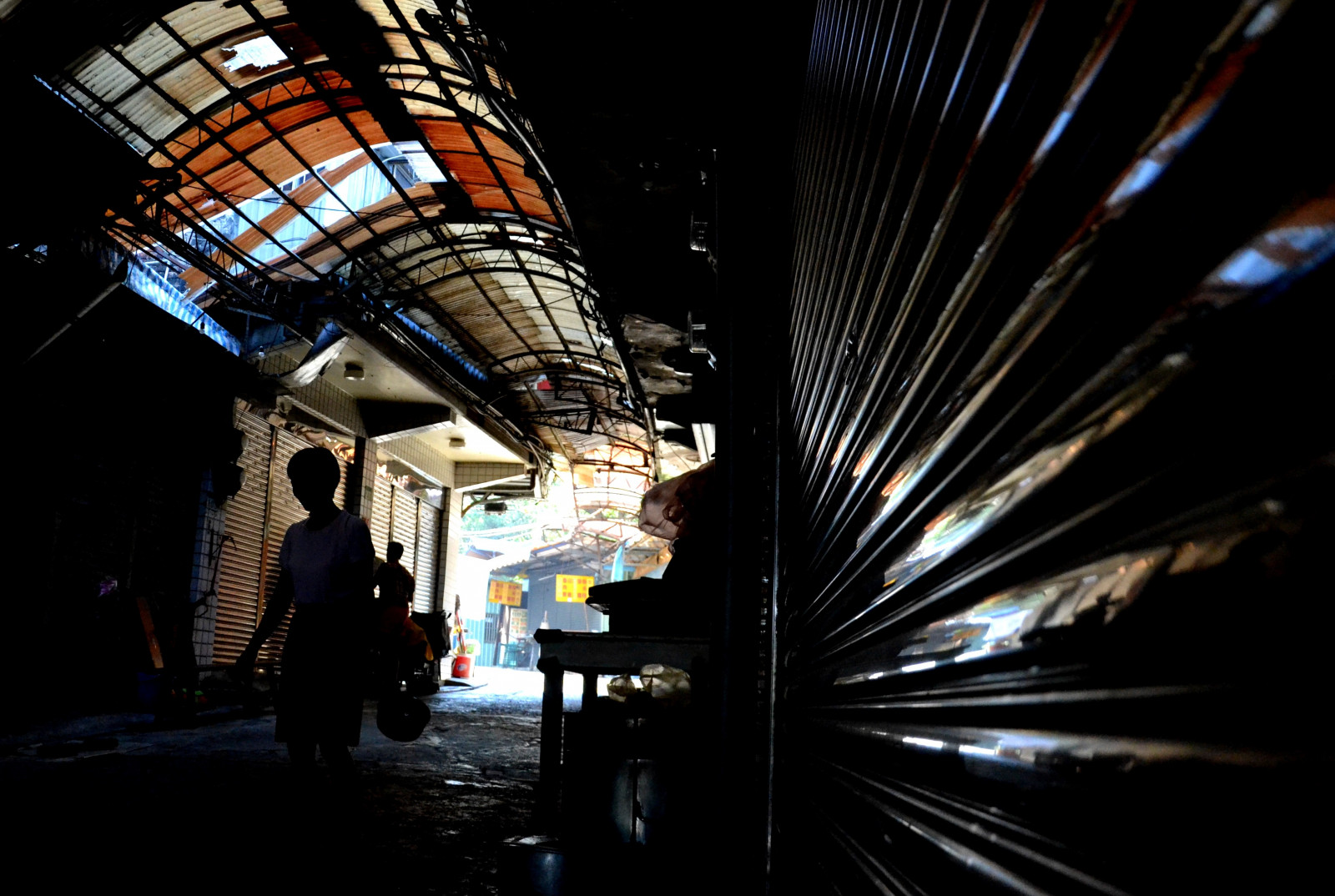 træer, landskab, farverig, Skov, efterår, mennesker, hvid, sort, vandfald, gammel, portræt, by, gade, nat, arkitektur, vand, natur, bygning, afspejling, himmel, parkere, fotografering, træ, grøn, bænk, flod, Sol, Nikon, guld, ferie, strøm, metropol, gå, Fange, midnat, bad, slugt, ser, Mor, trekking, Gå, lys, sort og hvid, udsættelse, smuk, landskab, dyr, efterår, tåge, rejse, dreng, kunstnerisk, udsigt, silkeagtig, børn, pige, skønhed, Foto, bygninger, belysning, cielo, galleri, bregne, flyde, flickrfriday, turister, mørke, Skærm, mælkeagtig, levende, udtryk, gente, Cybershot, med, album, thephotographyblog, dyster, visninger, du, indtryk, blikke, Webshots, overraskende, bloog, urbanpaparazzi
