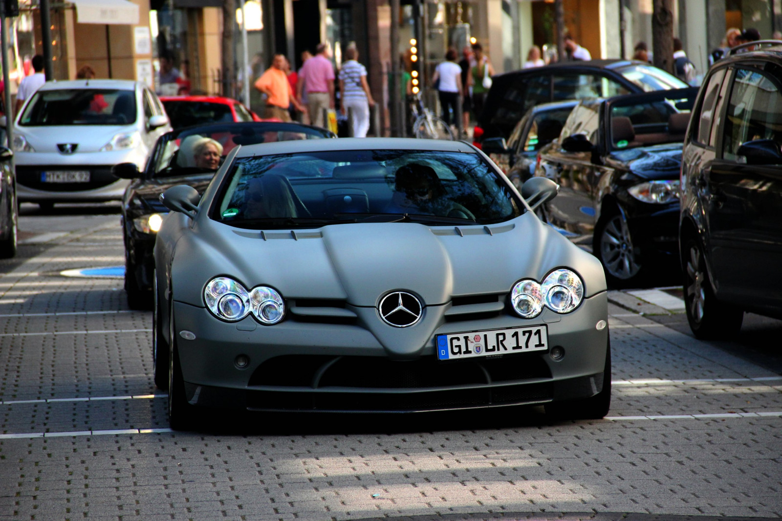 Černá, ulice, auto, vozidlo, silnice, Frankfurt, Mercedes Benz, Kánon, McLaren, technika, Brabus, sportovní auto, Ferrari, Mercedes Benz SLS AMG, výkon auta, limuzína, DOPOLEDNE, benz, rostlina, Italia, kolo, mc, podle, 550, okraj, superauto, mercedes, eos, hlavní, d, sLR, 458, Laren, 18135, Picnik, pozemní vozidla, automobilového designu, automobilový exteriér, závodní auto, luxusní vůz, rodinný vůz, motorové vozidlo, EFS, osobní luxusní automobil, výkonné auto, městské auto, sportovní užitkové vozidlo, střední velikost auta, mercedes Benz SLR McLaren, poháněl, Luxurydeidesheim, automotive wheel system