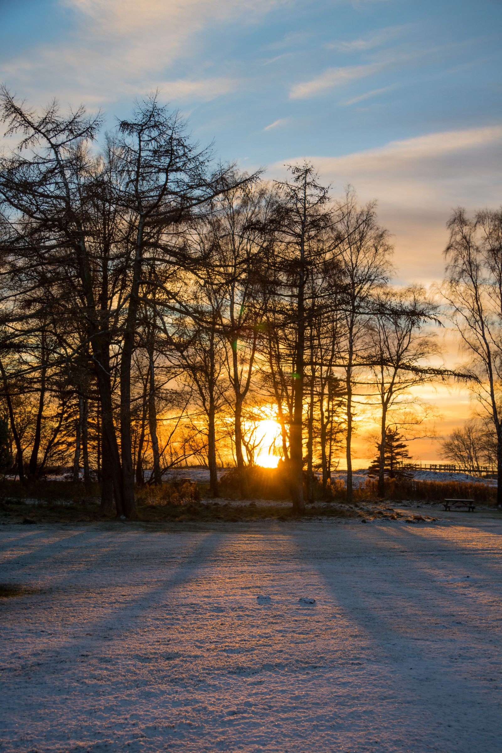 แสงแดด, แนวนอน, ป่า, พระอาทิตย์ตก, ทะเล, ธรรมชาติ, การสะท้อน, ท้องฟ้า, หิมะ, ฤดูหนาว, สาขา, พระอาทิตย์ขึ้น, ตอนเย็น, เช้า, น้ำค้างแข็ง, ดวงอาทิตย์, พลบค่ำ, การแช่แข็ง, โซล, เบา, เมฆ, ต้นไม้, ฤดูใบไม้ร่วง, สภาพอากาศ, รุ่งอรุณ, ปลูก, ฤดู, himmel, solnedg ng, Vinter, tr d, hav, ลินคอล์น, exif model canoneos760d, ประเทศธรณีวิทยา, กล้องทำให้ Canon, geocity, กล้องรุ่น canoneos760d, geostate, ตำแหน่งทางภูมิศาสตร์, เลนส์ Exifs efs18200mmf3556is, exif ทำให้ canon, exif isospeed 100, ความยาวโฟกัส Exif 32 มม, รูรับแสง exif 63, dalabadet, sn flinga, ปรากฏการณ์บรรยากาศ, ไม้ยืนต้น