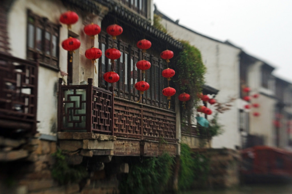 Asie, Čína, voda, pobřeží, budova, Červené, asijský, déšť, dřevo, Dům, lucerna, řeka, historický, balkón, restaurace, břeh řeky, čínština, orientální, doprava, kanál, banka, pentax, východní, mlhavý, scenérie, mlha, tradiční, deštivý, východní, velký, dřevěný, domy, bydlení, domů, lensbaby, lucerny, orient, kolejová vozidla, suzhou