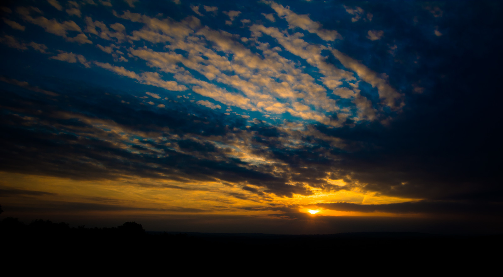 nebe, odlesk, horizont, atmosféra, mrak, západ slunce, během dne, svítání, červená obloha v dopoledních hodinách, svítání, soumrak, večer, ráno, Atmosféra Země, slunce, jev, slunečnímu záření, uklidnit, tma, kupa, meteorologický jev, počítač tapeta, noc, astronomický objekt, krajina