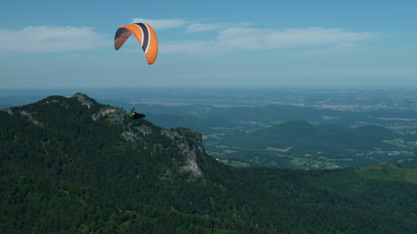 krajina, kopec, Příroda, nebe, spád, vítr, mount scenérie, paragliding, paysage, hřbet, mrak, hora, letecký, paisaje, oblak, voile, padák, Lumiere, PAYSAGES, pohoří, extrémní sport, stanice hill, parašutismus, parapente, klesl, Windsports, letecké sporty, Vollibre, Freeflight, Biplace, Golden3, Surfair, Biplacegolden3, Photoaerienne, Voiles, Fotodepayage, Sitedeparapente, Setedeparapentedarbas, Arbas, Penenere, Rocherdepenenere