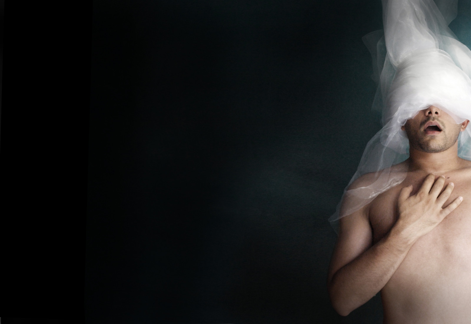 Černá, rty, pusa, 2013, akt, UMĚNÍ, světlo, chlapec, dívka, krása, ruka, sen, mano, člověk, sny, tma, tělo, mužský, sval, krk, štika, surrealismus, dech, sogno, tyl, luglio, počítač tapeta, člověk barva vlasů, Bocca, uomo, marcociaffaglione, surreale, fsuro, Sogni, Soffio, Respiro