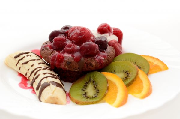 banana,kiwi,berries,orange,dessert