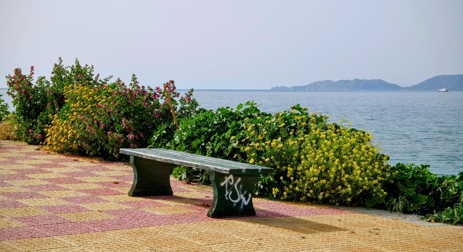 cestovat, květiny, maják, zahrada, Photoshop, lavice, chůze, fotografování, jaro, samota, středozemský, ngc, relaxační, Korint, životní styl, Řecko, Klid, teplo, rozjímání, Přírodní krásy, každodenní život, výhled na moře, Rockcafe, Korintie, krásný svět, sealandscape, hdrphotos, Corinthiangulf, Velkolepé fotografie, Greekcoastline, Cloudylandscape, Samsunggalaxykzoomsamples, Opticalzoomphotos