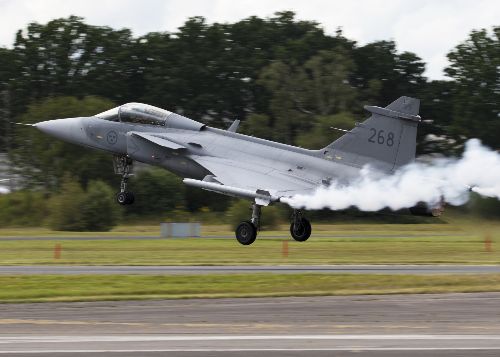 letoun, letadlo, Anglie, vojenská letadla, saab, Spojené království, Saab JAS-39 Gripen, McDonnell Douglas F 15 Eagle, letectvo, Let, Vzlétnout, greatbritain, Spojené království, gb, Atmosféra Země, stíhací letoun, aerospace engineering, proudová letadla, ffd, raffairford, swedishairforce, Gripen, jas39c, royalinternationalairtattoo, Riat16, Egva