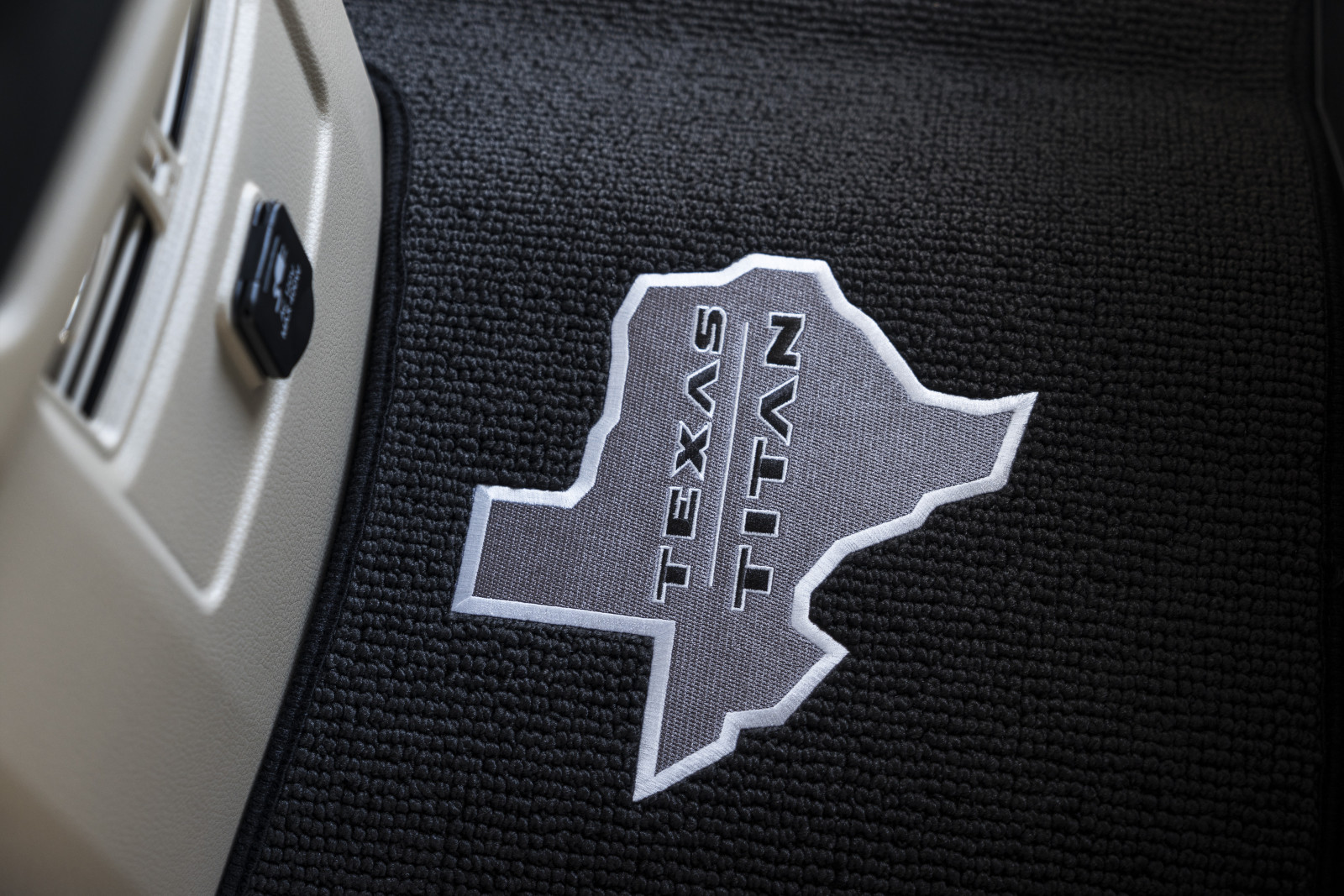 Nissan, Marke, Netcarshow, Netcar, Auto Bilder, Auto Foto, 2017, Texas Titan, Symbol, Schriftart