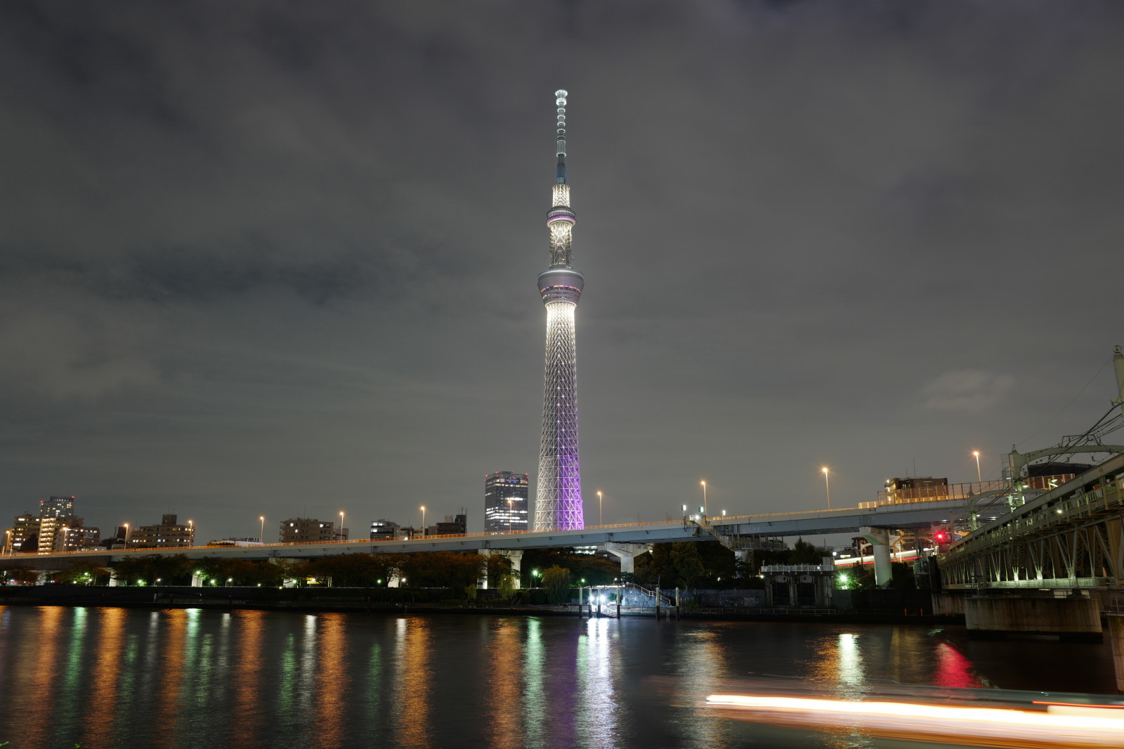 Japonsko, město, panoráma města, noc, architektura, odraz, panoráma, mrakodrap, večer, věž, most, soumrak, Leica, Tokio, jp, Skytree, Asakusa, osvětlené, osvětlení, mezník, Tokyo Sky Tree, Miyabi, summilux, leicaq, summilux1728, q, 1728, Atmosféra Země, lidské osídlení