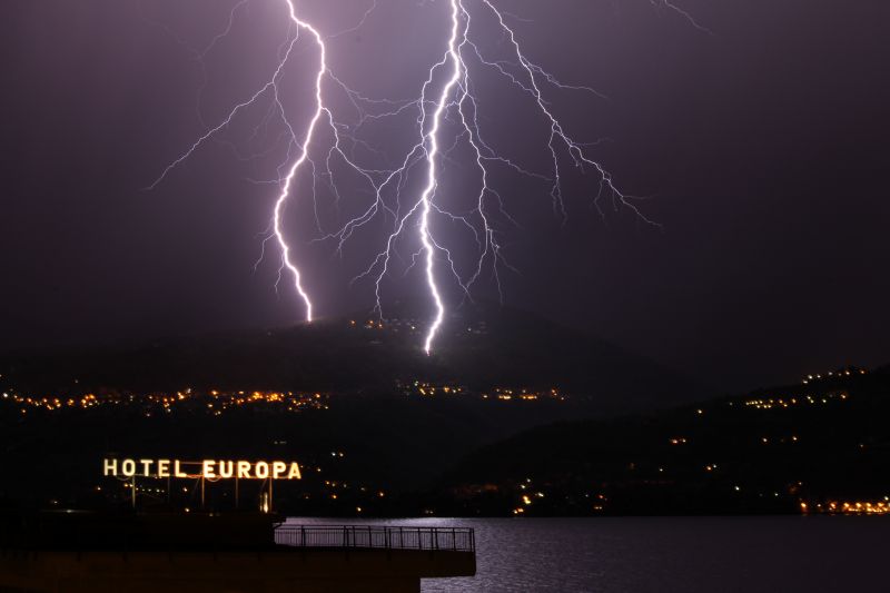 noc,jezero,nebe,Blesk,bouřka,večer