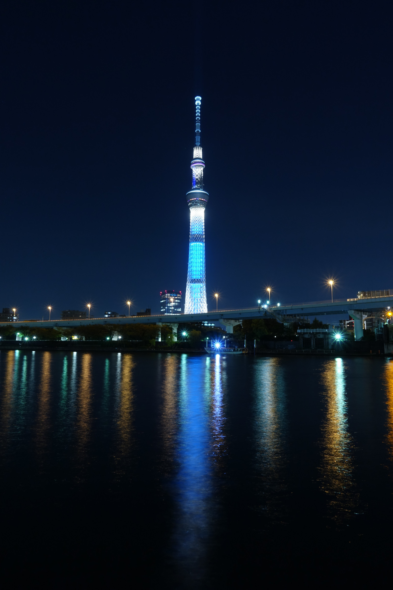 Japonsko, město, panoráma města, noc, architektura, odraz, panoráma, mrakodrap, večer, věž, horizont, Sony, soumrak, Tokio, jp, Skytree, světlo, osvětlené, osvětlení, Zeiss, RX100, tma, iki, mezník, Tokyo Sky Tree, dscrx100, rx100m4, dscrx100m4