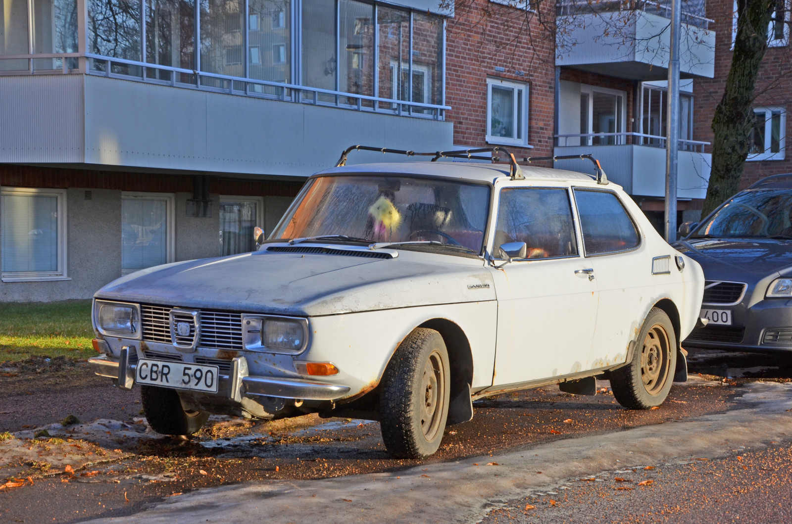 ulice, auto, vozidlo, silnice, saab, limuzína, kolo, klasický, momentka, 99, automobilového designu, automobilový exteriér, rodinný vůz, kompaktní vůz, motorové vozidlo, druh dopravy, subcompact auto, automotive wheel system, saab 99