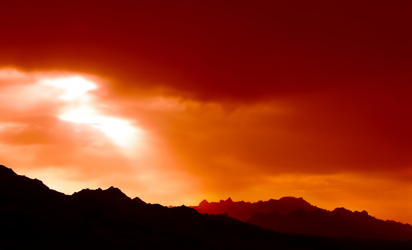 slunečnímu záření, krajina, hory, západ slunce, kopec, Červené, nebe, stín, mraky, svítání, večer, ráno, oheň, slunce, horizont, atmosféra, Šavle, Dálnice, soumrak, Írán, Peršan, mrak, paprsky, hora, svítání, úrovně, shromáždění, Persie, íránský, dálnice, počítač tapeta, Atmosféra Země, odlesk, geologický fenomén, červená obloha v dopoledních hodinách, meteorologický jev, kupa, jev, perština, Poslouchal, Nadcházející událost 184626, Kashanqum