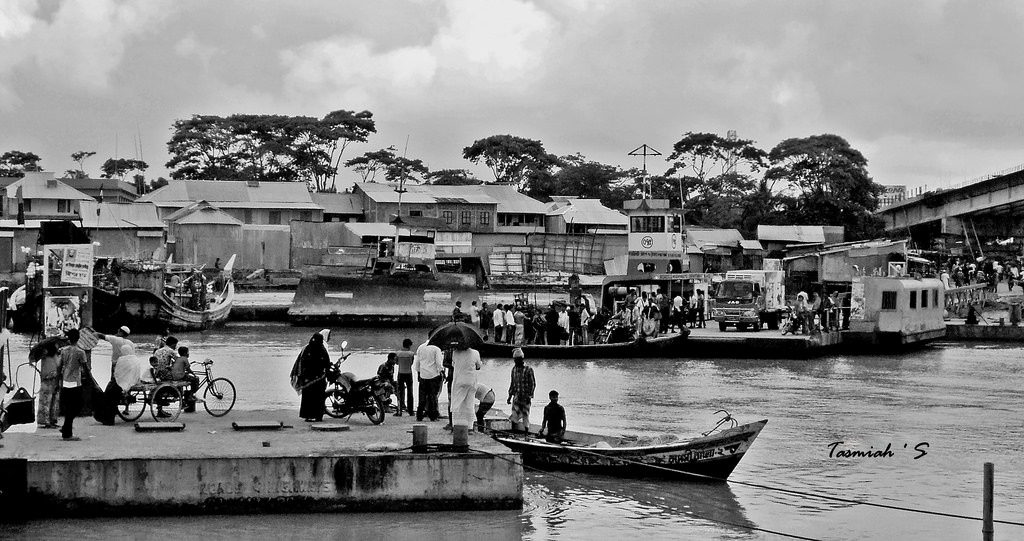 cielo, bianco e nero, bianca, nero, acqua, traghetto, fiume, barche, umano, Bangladesh, BNW, sonydsc, Kuakata, Barishal, W310, tasmiahsphotostream