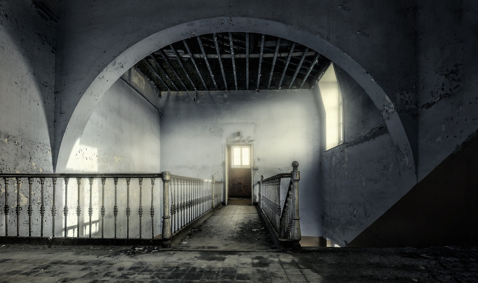 monocromo, finestra, architettura, costruzione, simmetria, arco, le scale, tunnel, metropolitana, infrastruttura, leggero, oscurità, area urbana