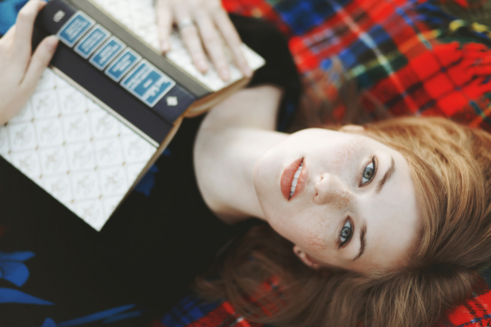Wallpaper eyes, photography, books, freckles, lips, eyebrows, girl