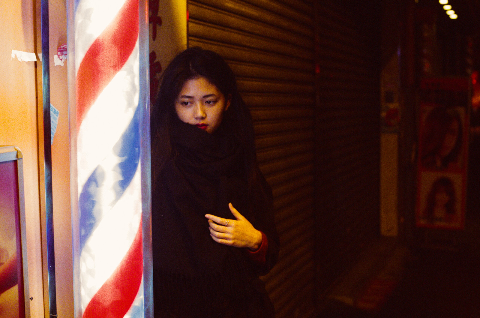 Červené, žlutý, dívka, tma