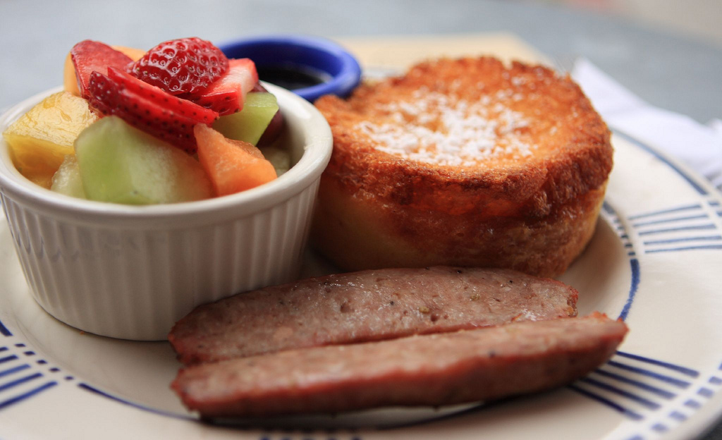 jídlo, ovoce, snídaně, báječný, dobrý, jahody, Lahodné, jíst, francouzský toast, sirup, meloun, brioche, Sedap, Yummilicious, Enak, Lezat