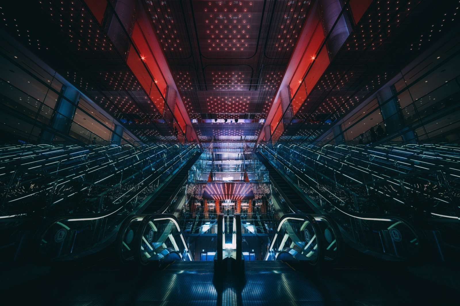 Asiatisk arkitektur, rulletrappe, scene, mørke, skærmbillede, musikteater, natklub