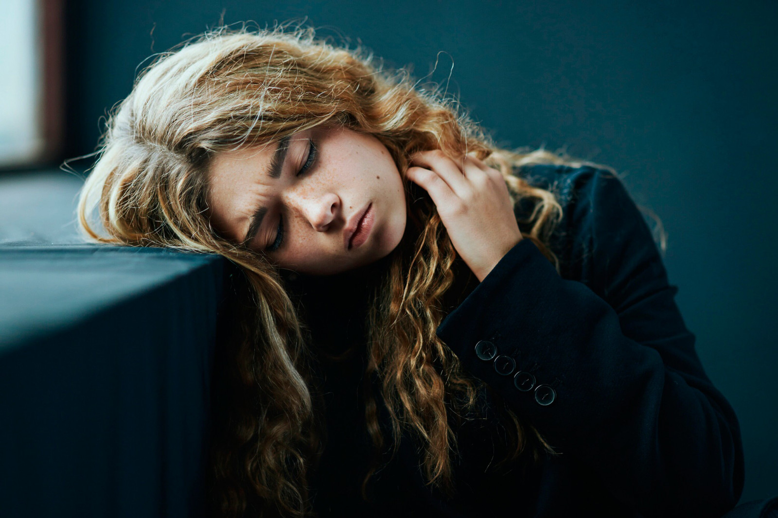 女性, モデル, ポートレート, 眼鏡, 写真, ヘア, 人, 歌う, 女の子, 美しさ, 女性, 髪型, 肖像写真, 写真撮影, 茶髪, 顔の毛