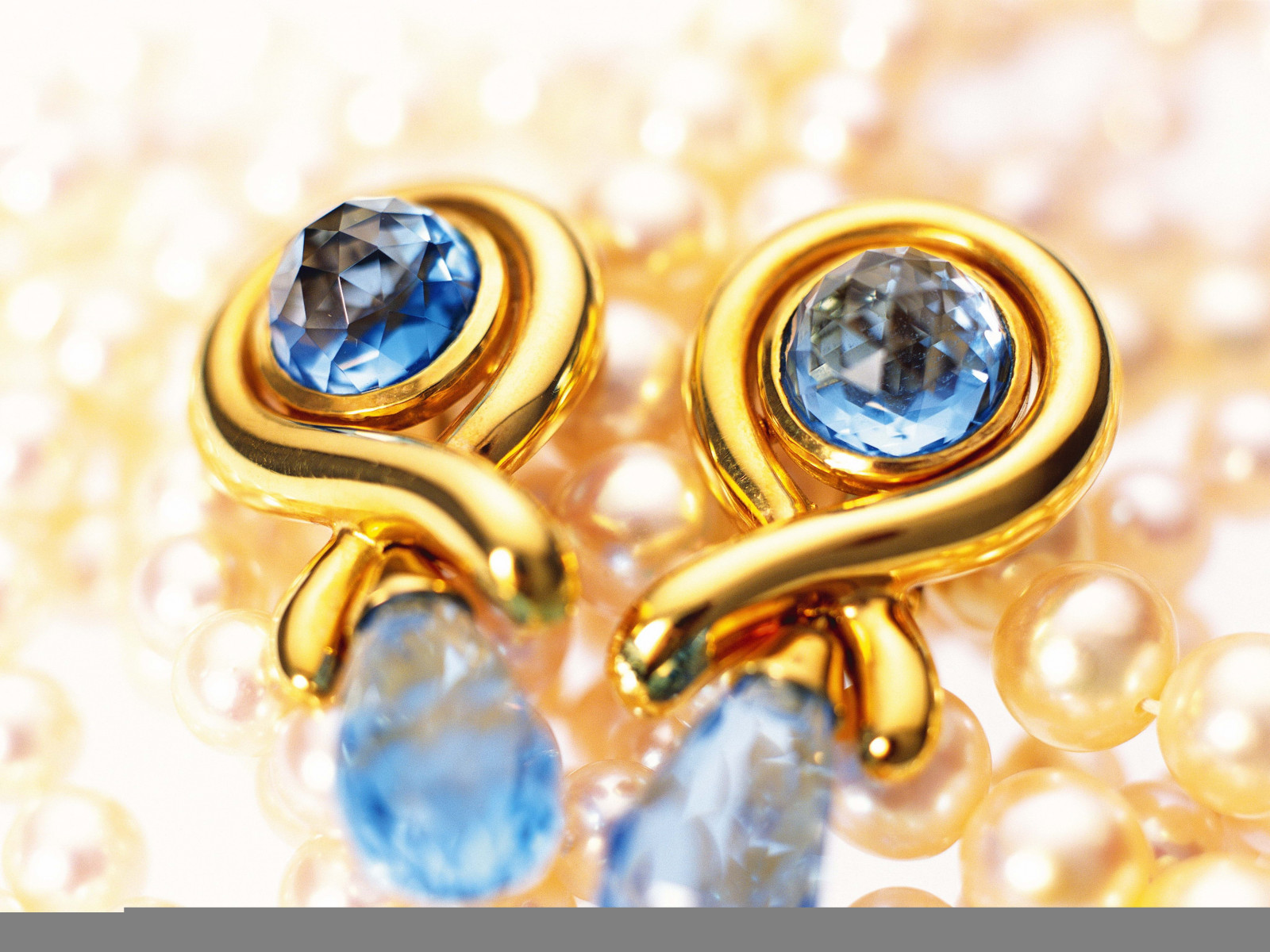 Wallpaper : earrings, pearls, gold 4096x3072 - 4kWallpaper - 1031879