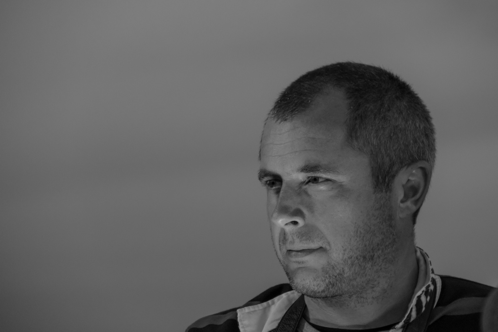 lidé, bílý, Černá, černobílý, portrét, západ slunce, fotografování, Osoba, hlava, muž, solnedg ng, m nniska, fotografie, Gotland, holmh Llar, attackfoto, patrik, mužský, účes, Černý a bílý, monochromatické fotografování, portrétní fotografie, vousy