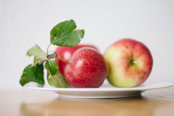 apple,natural foods,fruit,food,produce,local food