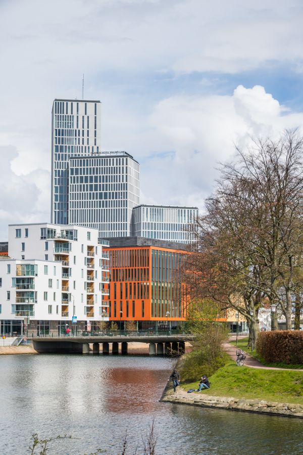 city,cityscape,architecture,reflection,building,house