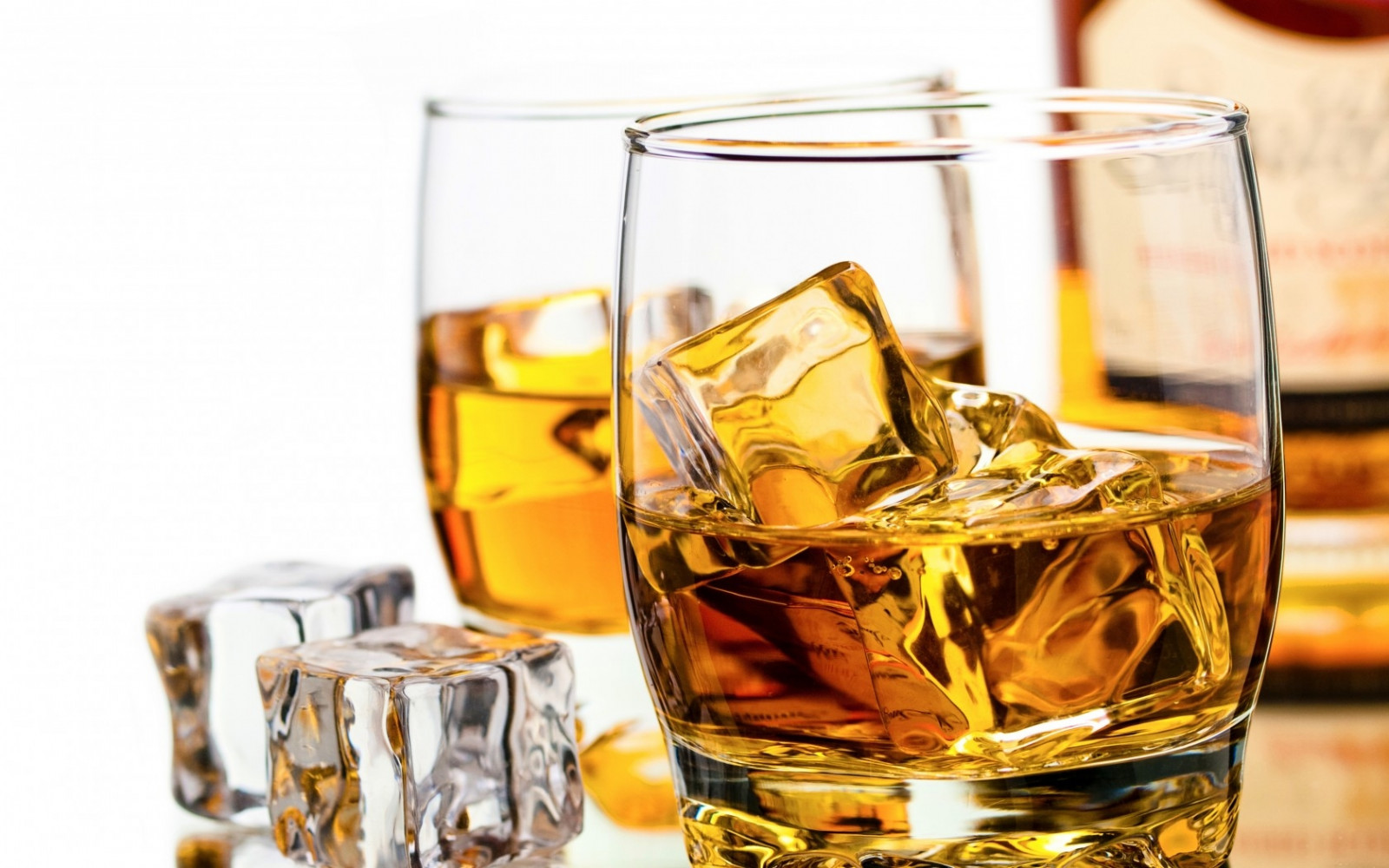 Obr zky Na Plochu Whisky Okuliare Kocky adu F a a 1680x1050 