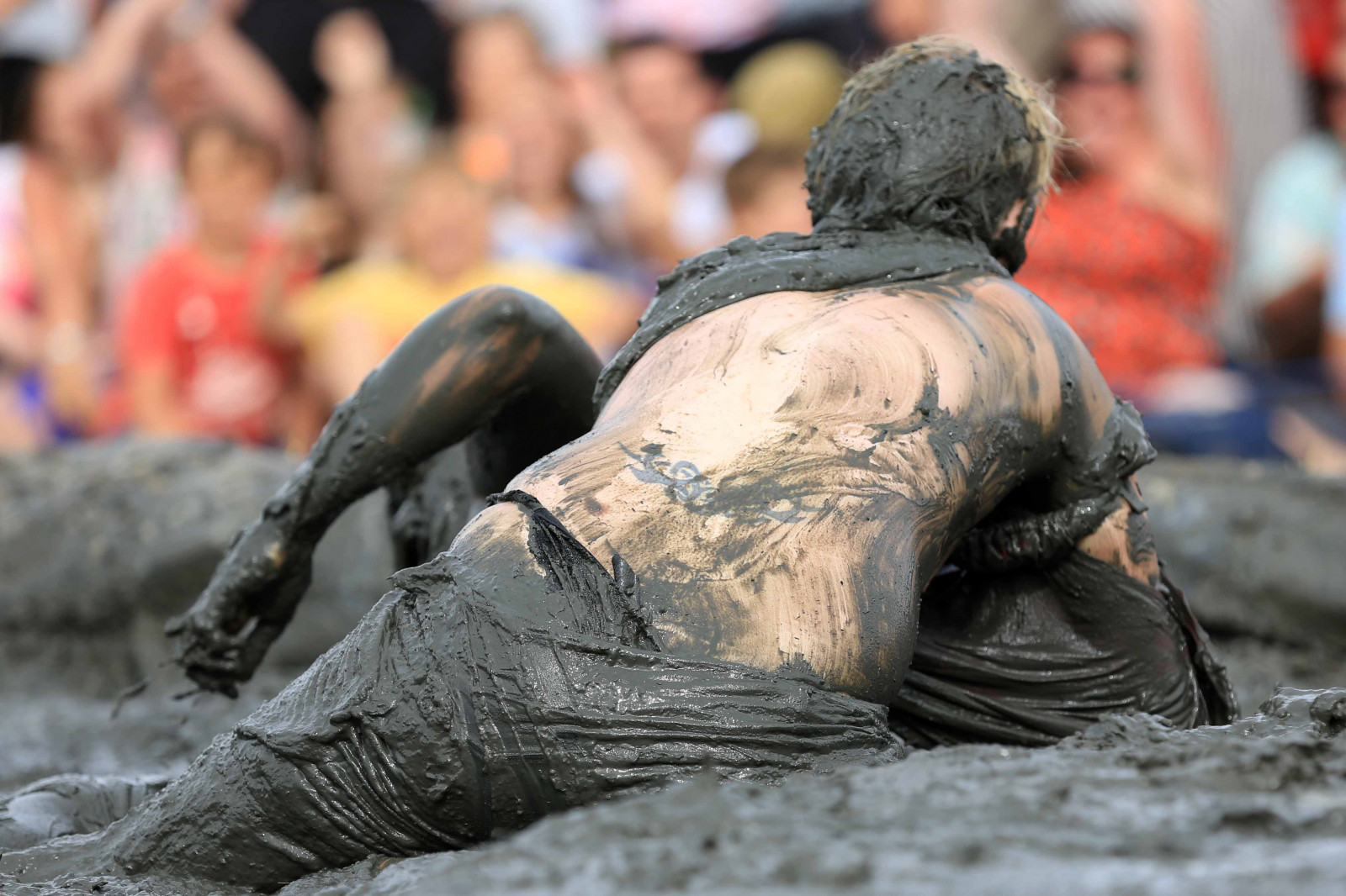 Vereinigtes Königreich, England, nass, Spaß, Schlamm, Somerset, dreckig, Bikini, Ehefrau, Familienspaß, Wassersport, Schlammwrestling, verrücktes Kleid, schmutzige Socken, Whitebikini, nackte Haut, Cameraclub, Sommerspiele, Wetsocks, Langport, Nasse Kleidung, Thorney, Canoneosdigital, Wetshorts, Frau, Wetbikini, Muddyclothes, Mudracing, Muddypants, Nassbodies, Nasscouple, Dirtywives, Muddycouple, Dirtybikini, Schmutzig, Lowlandgames2014