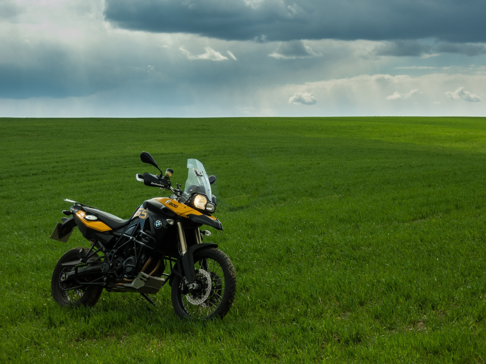 landskap, natur, gress, motorsykkel, kjøretøy, felt, Racing, BMW F800GS, Grovfôr, eng, landlig område, habitat, naturlige omgivelser, økosystem, off roading