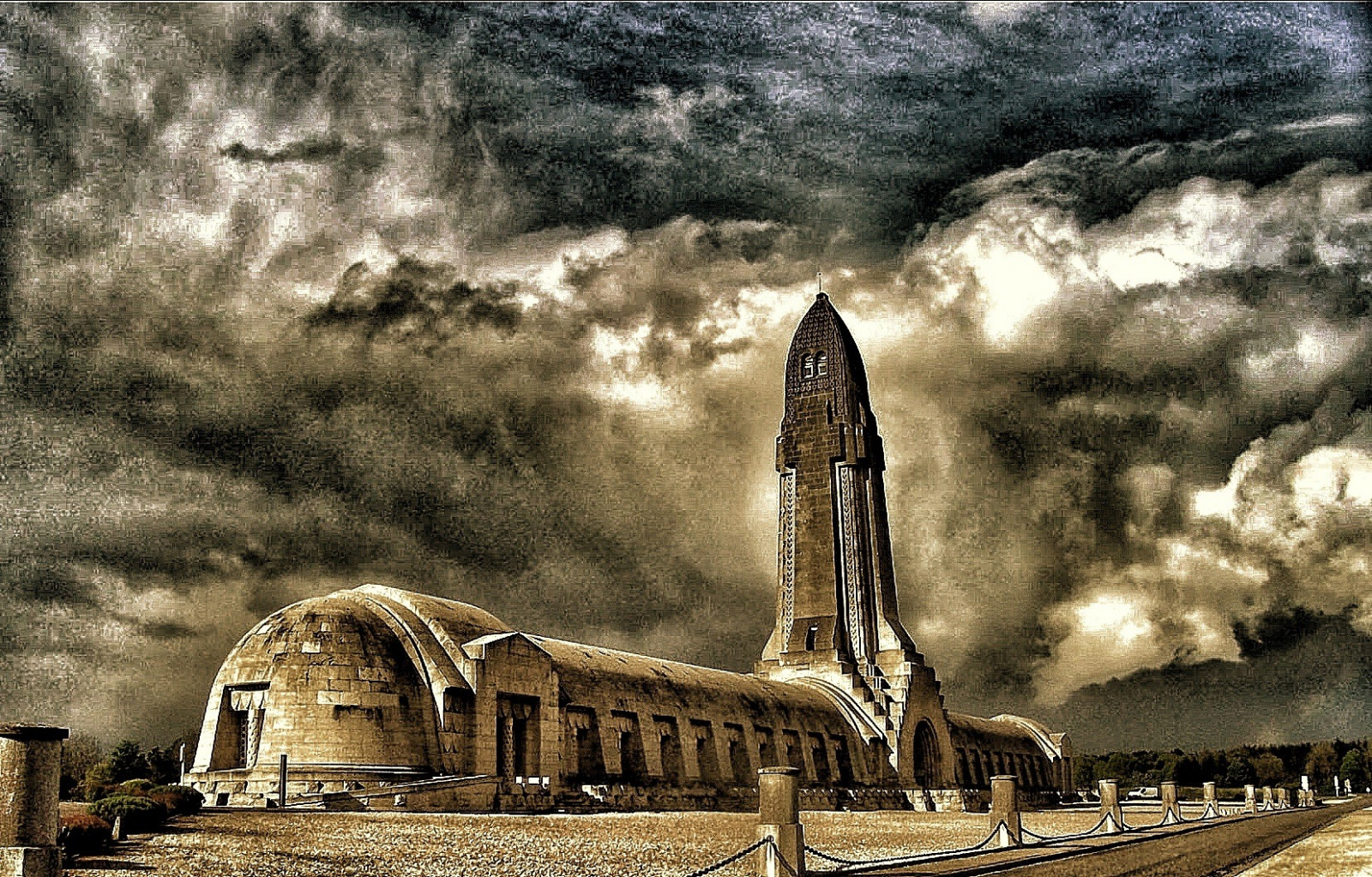 svět, nebe, mrak, Francie, nikdy, hřbitov, voják, pamětní, válka, Evropa, fotoaparát značky kodak, Sony, skvělý, bitva, padlý, kostnice, ostatky, ww1, Bojiště, vzpomínka, 1914, Soe, cloudporn, osa, Upravit, zapomenout, 1918, spojenci, Verdun, lest, Dvaumont, Maginot, Thehellofverdun