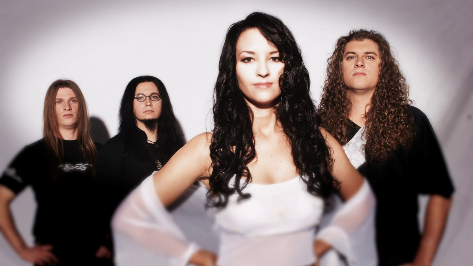 Edenbridge, dívka, šaty, střih, vousy