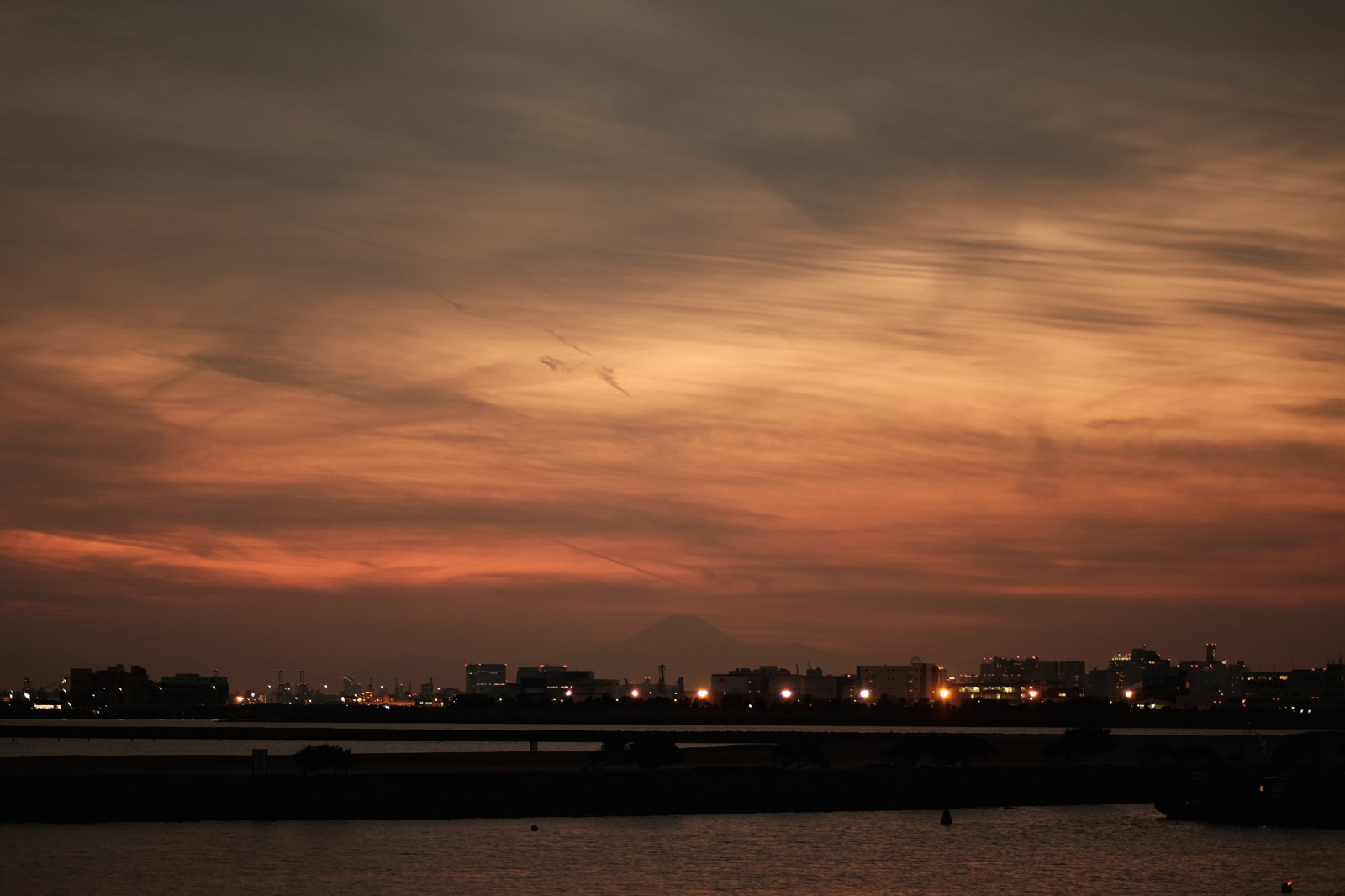 západ slunce, moře, panoráma města, noc, odraz, nebe, svítání, panoráma, večer, ráno, pobřeží, horizont, soumrak, Tokio, Fujifilm, mrak, svítání, Fujinon, x, xf56mmf12r, xf56mm, XT1, Kasai, kasairinkaipark, odlesk