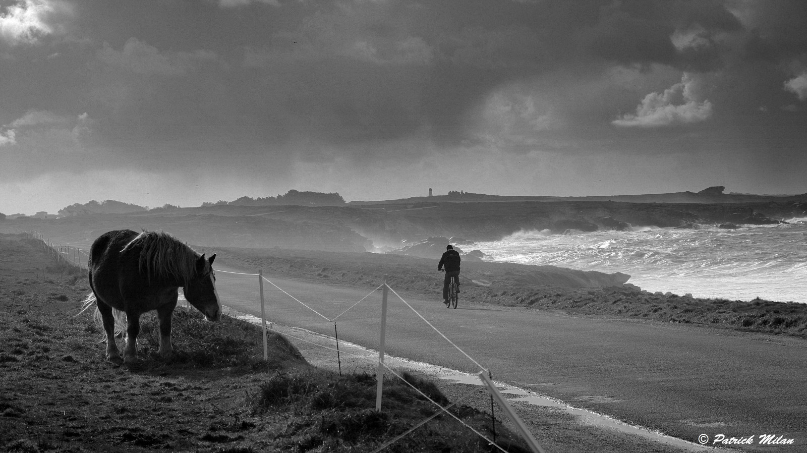 krajina, bílý, Černá, černobílý, moře, voda, kůň, nebe, fotografování, bouřka, mlha, pobřeží, svatý, Noir, Černý a bílý, mrak, počasí, tělesné, vlna, náklady, cyklus, mer, blanc, noiretblanc, nb, Plouguin, Ploudalmezeau, Portsall, Kersaint, Landunvez, Landeda, Lannilis, treglonou, saintpabu, Pabu, abers, Brittany, bretagne, BZH, saintrenan, Renan, Lanildut, aberwrach, Lampaul, Plouarzel, Breles, Iroise, kůň, atmosférický jev, Černý a bílý, monochromatické fotografování, Finistere, porsall, saariysqualitypicturesplouguin