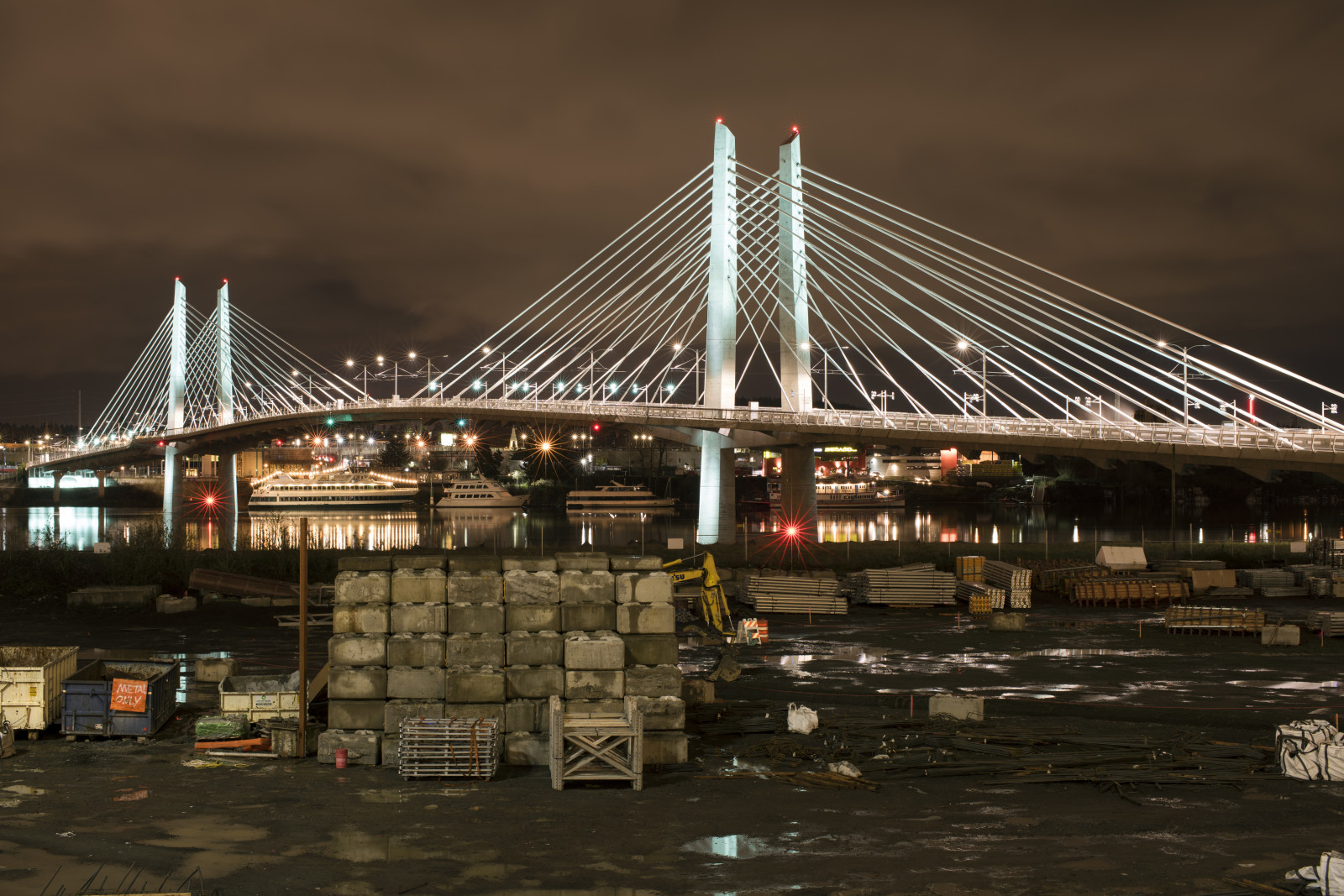 skib, båd, bybilledet, nat, bygning, afspejling, himmel, aften, bro, flod, konstruktion, Nikon, Oregon, stadion, 2015, Max, Portland, havnefronten, F12, MASSE, lys, longexposure, Sky, 50mm, jernbane, overskyet, overfart, D810, syd, milepæl, projekt, transit, affjedring, nonbuilding struktur, span, Tilikum, Willamette, bridgeofthepeople, cablestayed, miguelrosales