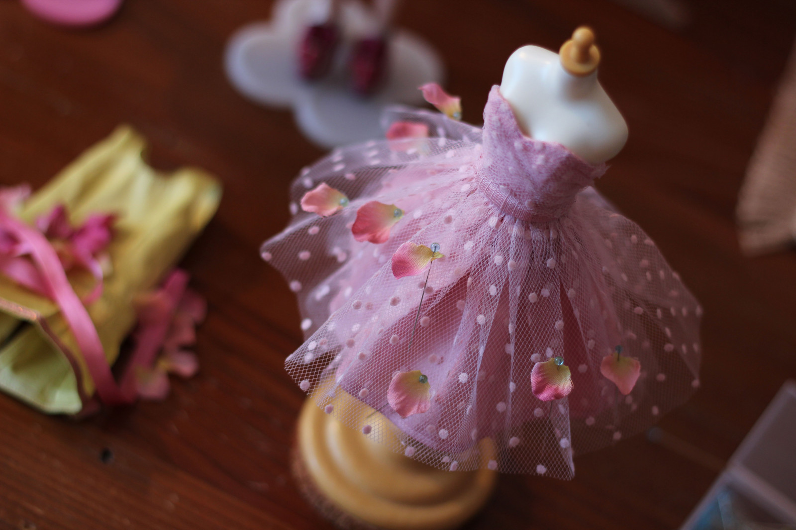 lyserød, kronblade, forår, kjole, håndlavet, silke, Polka prikker, prom, Blythe, 50'erne, trio, delikat, tyl, dupioni