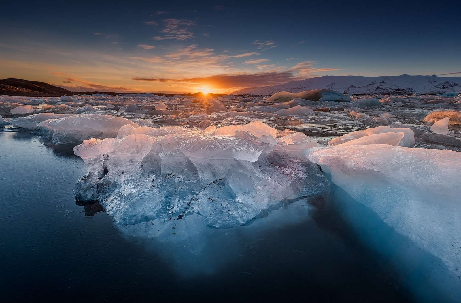 luce del sole, paesaggio, bianca, tramonto, mare, acqua, natura, riflessione, inverno, iceberg, Alba, calma, giallo, blu, ghiaccio, colline, freddo, sera, mattina, costa, brina, orizzonte, artico, crepuscolo, nube, alba, oceano, onda, fenomeno atmosferico, vento onda, oceano Artico