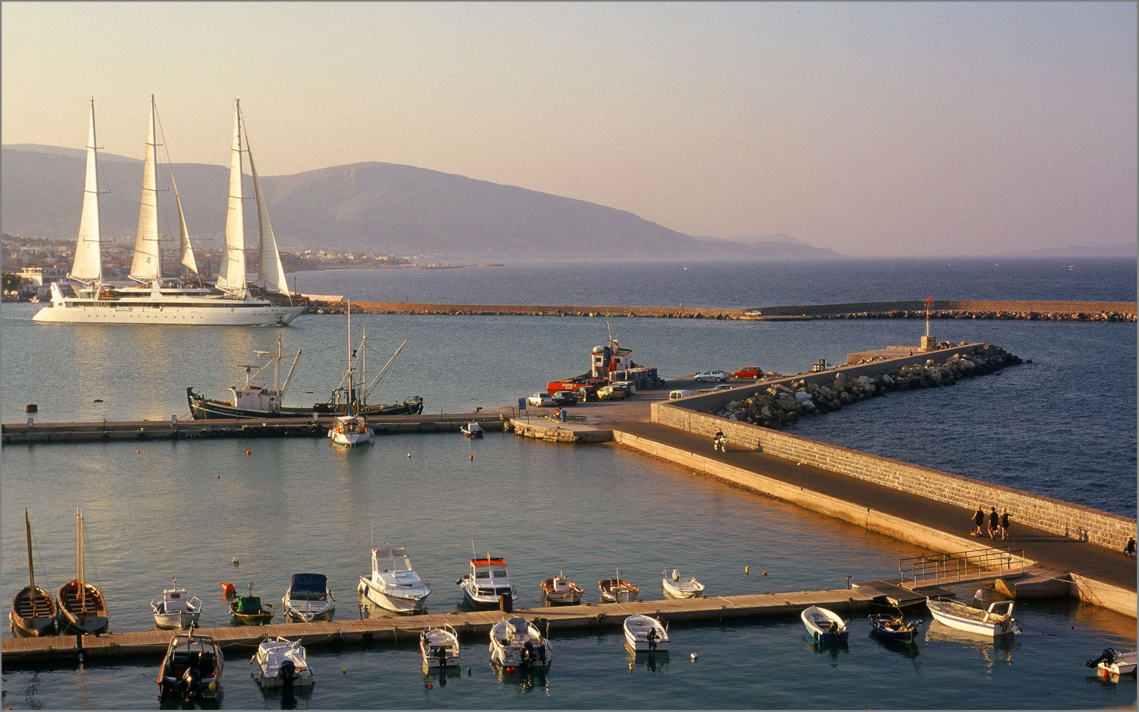 hory, loď, loď, moře, voda, nebe, uklidnit, maják, přístav, Řecko, ostrov, dok, molo, Chios, Marina, světlo, lodě, přístav, přístav, kanál, rybářská loď, theunforgettablepictures, vodní, Egejské moře, plachetnice, theoriginalgoldsea, fixed link