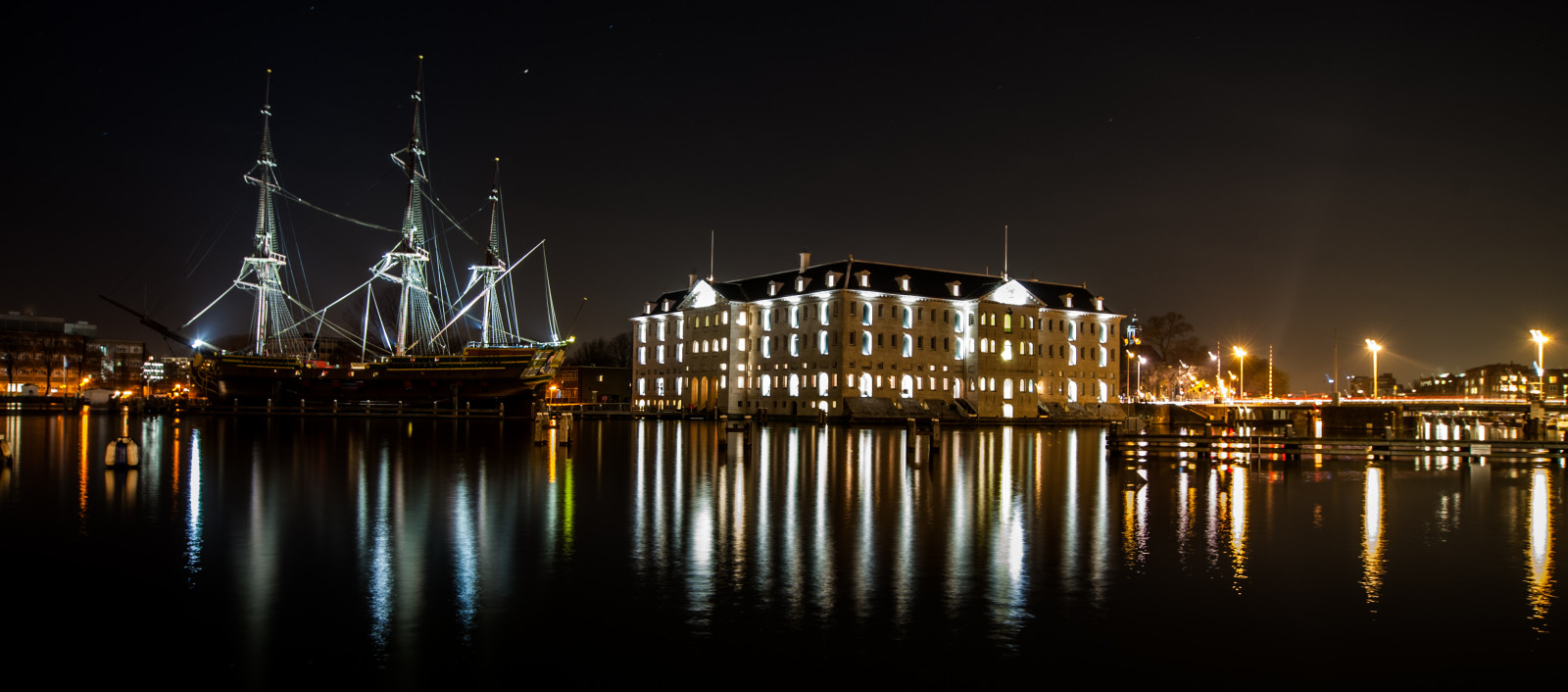 nave, città, paesaggio urbano, notte, acqua, riflessione, orizzonte, grattacielo, sera, ponte, Nikon, crepuscolo, Amsterdam, 2015, metropoli, Olanda, leggero, longexposure, citylight, nightphotography, punto di riferimento, D700, nightshot, insediamento umano, voc
