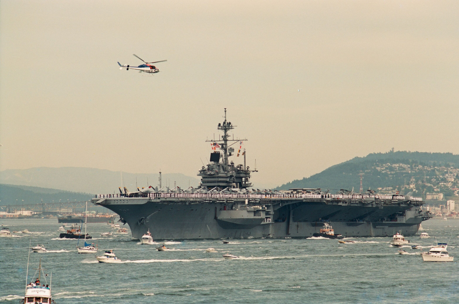 krigsskib, flådefartøj, styret missil destroyer, flåde, skib, Slagskib, amfibietransportfartøj dock, Destroyer, fast combat support ship, hav, hangarskib, dock landing skib, SuperCarrier, Lcac, fregat, fartøjer, tunge krydser, lys hangarskib, Littoral Combat Ship, amphibious warfare ship, ubåd chaser, slagkrydser, krydser, missil båd, replenishment oiler, kanal, lette krydser